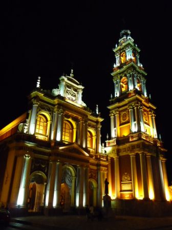 Salta la nuit.JPG